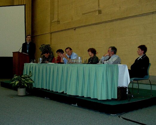 Jeremy LeBlanc moderates the closing panel // Jeremy LeBlanc modère le panel de fermeture From left / De gauche à droite : Alan Ritchie, Amelita Armit, Robert Lafleur, Glynnis French, Robert Giroux, Gisèle Samson-Verreault